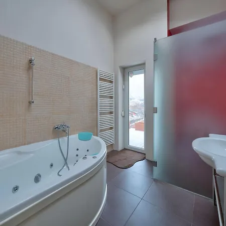 Center View Apartment *