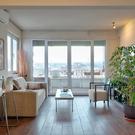 Center View By Flat Mаnager Apartment *